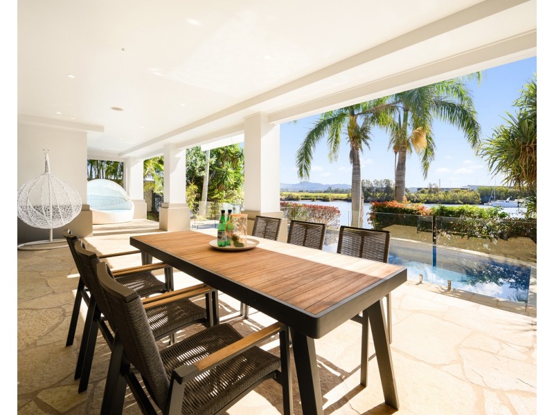 3118 Riverleigh Drive, Hope Island QLD 4212