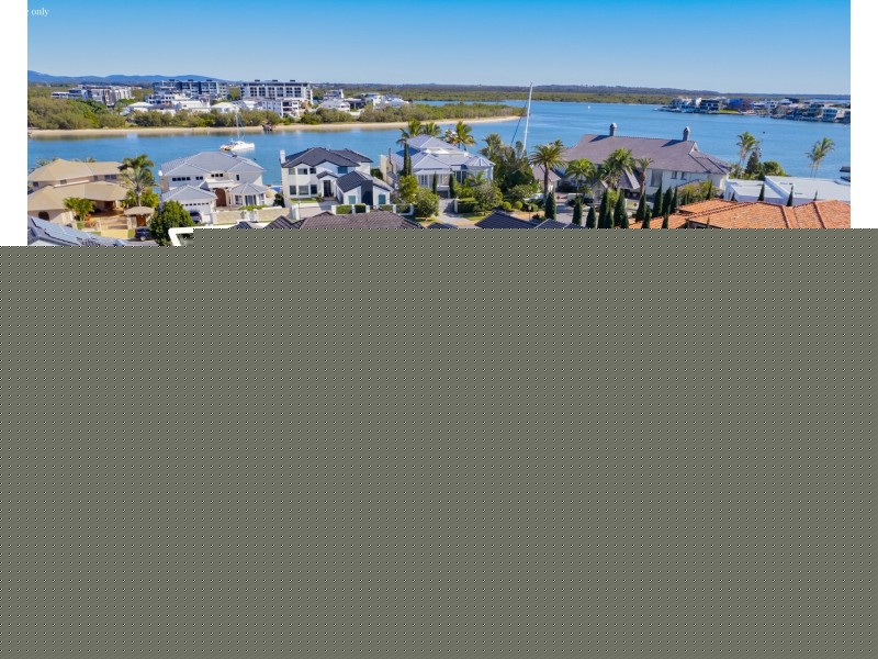 15 Excalibur Court, Sovereign Islands QLD 4216