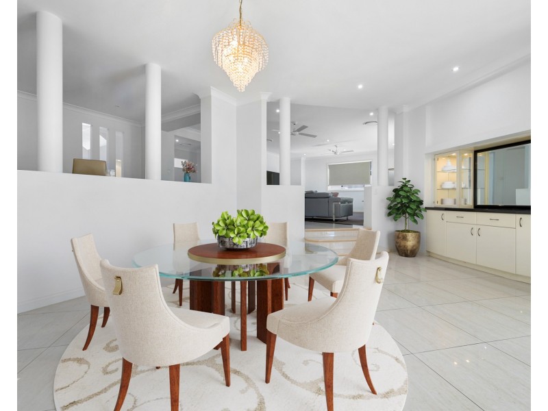 15 Excalibur Court, Sovereign Islands QLD 4216