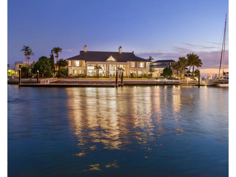 28 Excalibur Court, Sovereign Islands QLD 4216