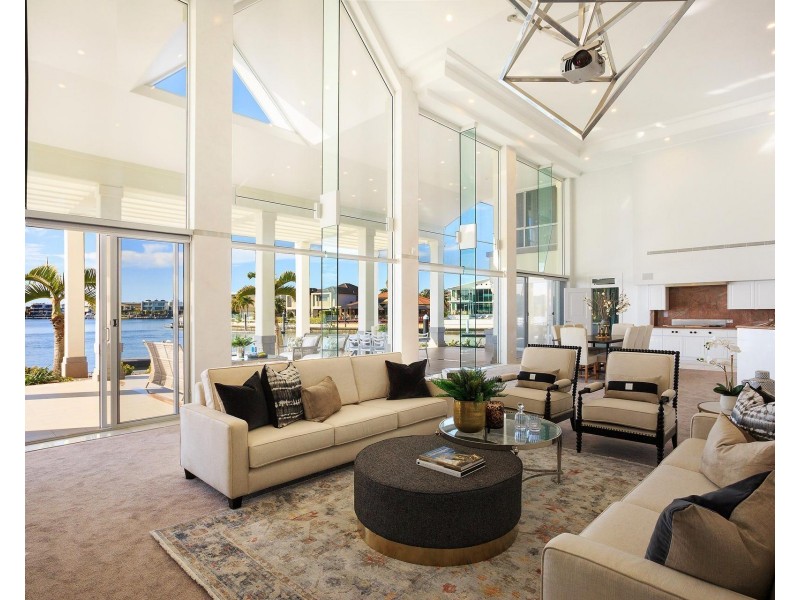 28 Excalibur Court, Sovereign Islands QLD 4216