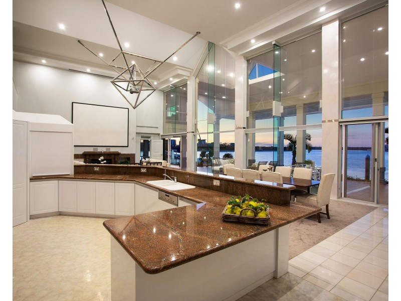 28 Excalibur Court, Sovereign Islands QLD 4216