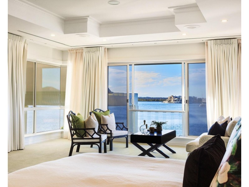 28 Excalibur Court, Sovereign Islands QLD 4216