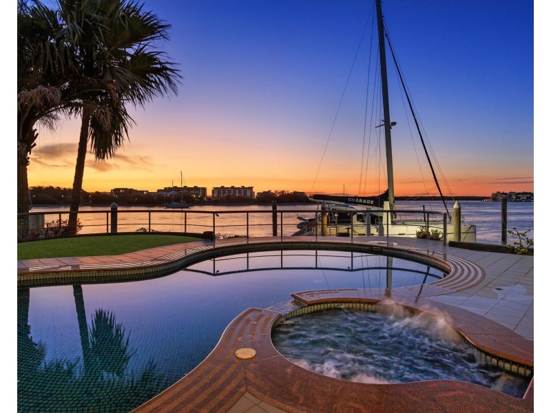 28 Excalibur Court, Sovereign Islands QLD 4216