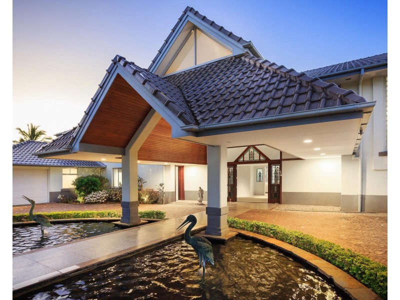 28 Excalibur Court, Sovereign Islands QLD 4216