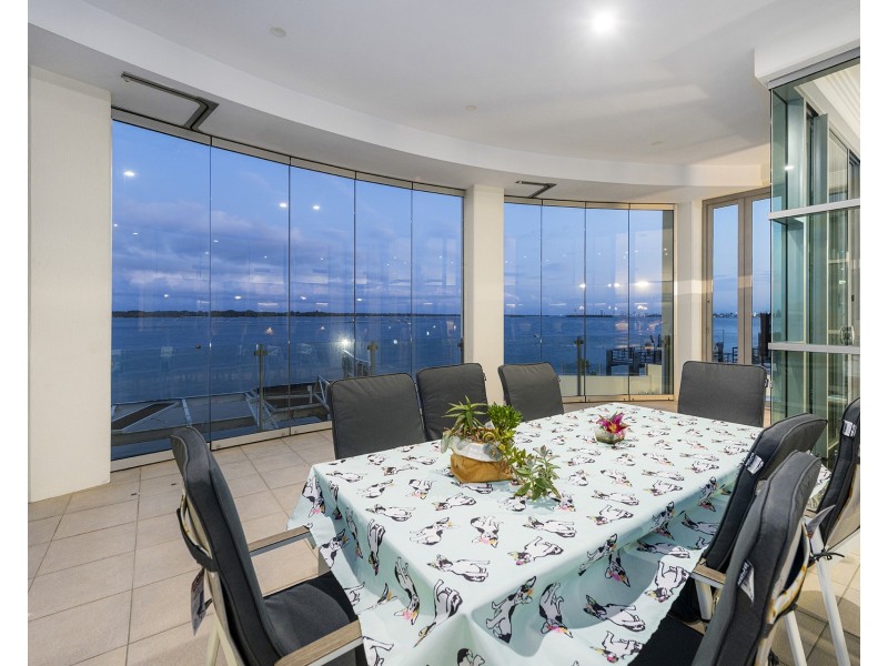 59 The Peninsula, Sovereign Islands QLD 4216