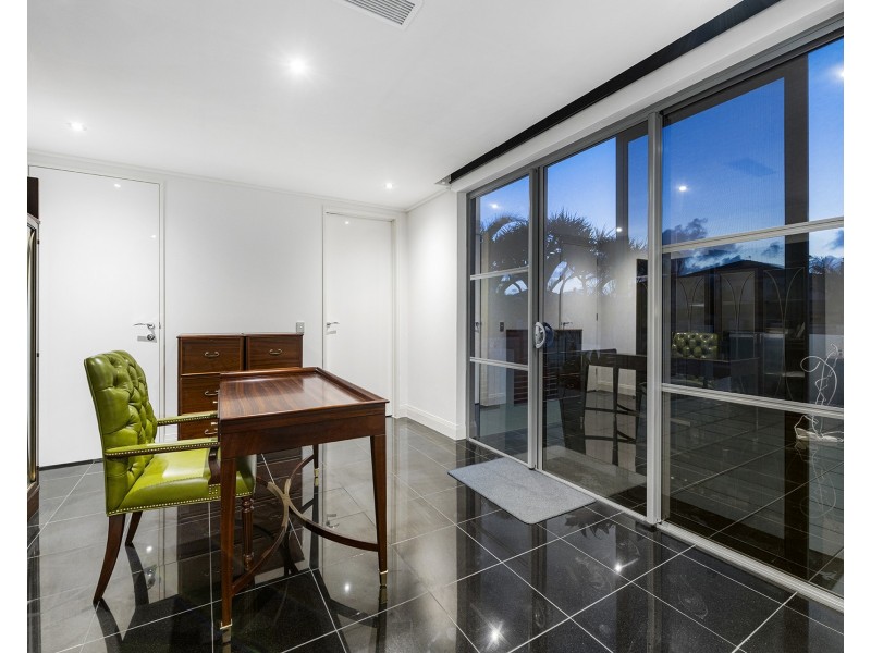 59 The Peninsula, Sovereign Islands QLD 4216