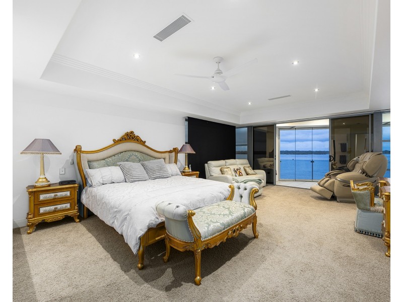 59 The Peninsula, Sovereign Islands QLD 4216