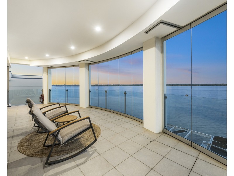 59 The Peninsula, Sovereign Islands QLD 4216