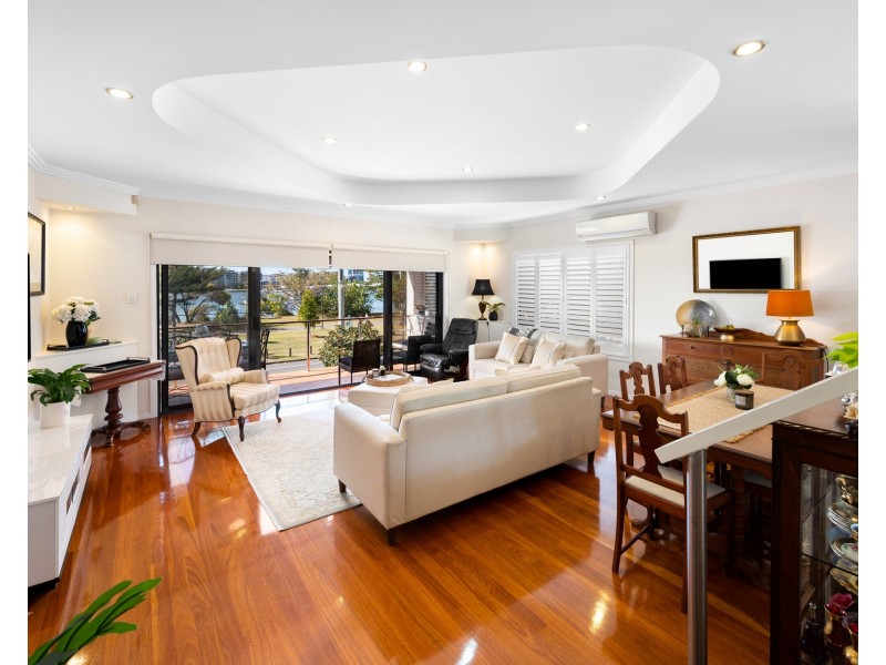 1/60 The Esplanade, Paradise Point QLD 4216