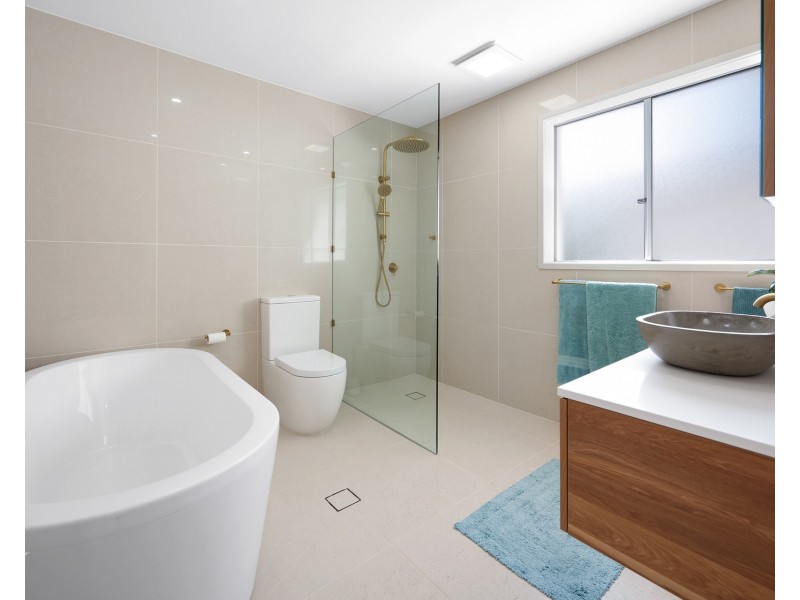 10 Quayside Drive, Helensvale QLD 4212