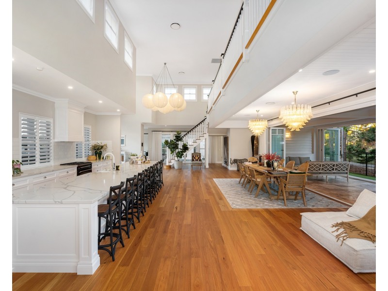 2265 Banksia Lakes Drive, Sanctuary Cove QLD 4212