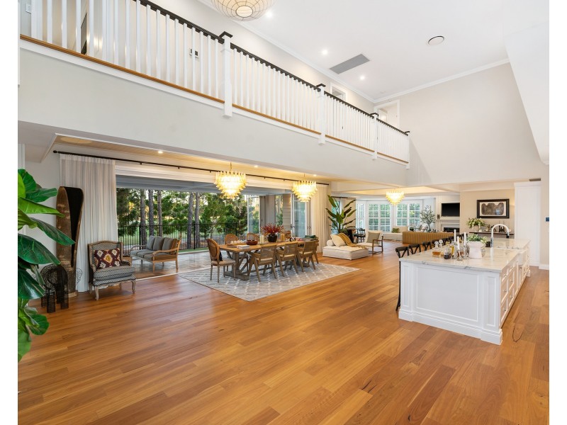 2265 Banksia Lakes Drive, Sanctuary Cove QLD 4212