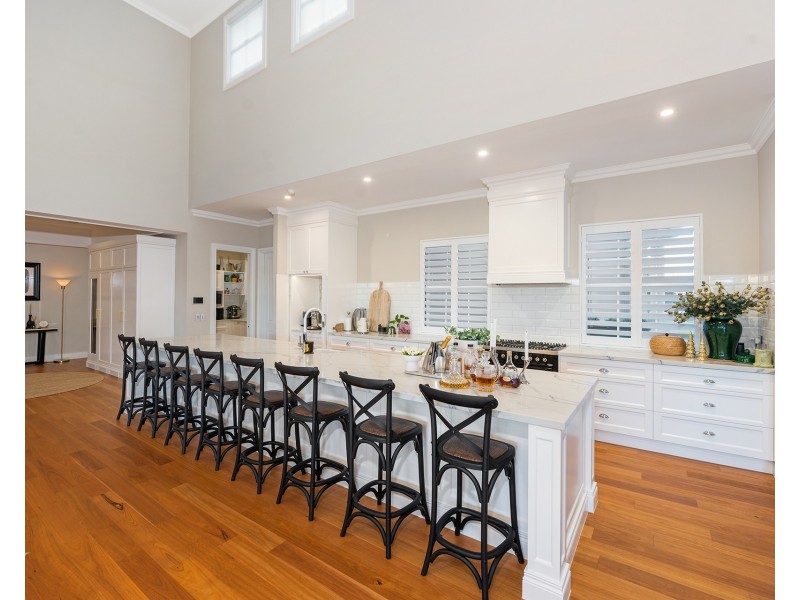 2265 Banksia Lakes Drive, Sanctuary Cove QLD 4212