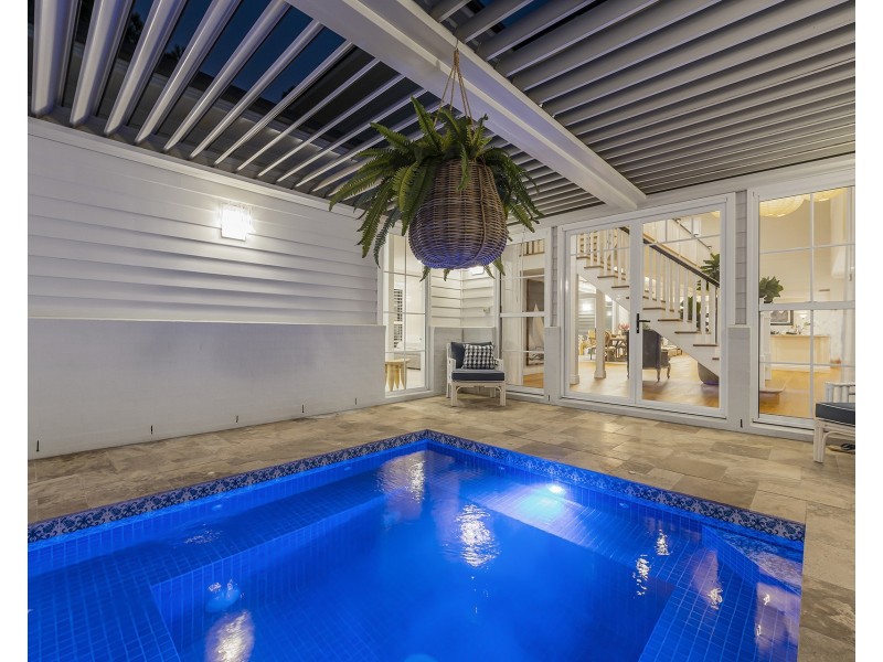 2265 Banksia Lakes Drive, Sanctuary Cove QLD 4212