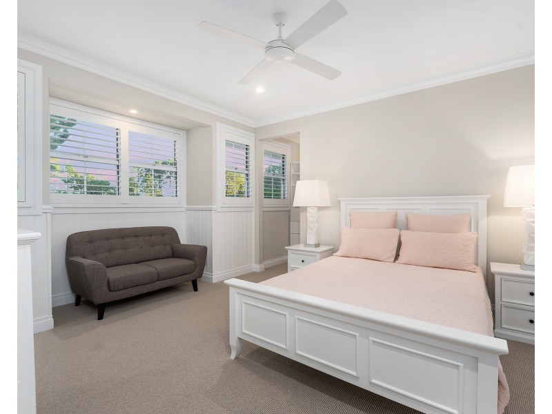 2265 Banksia Lakes Drive, Sanctuary Cove QLD 4212