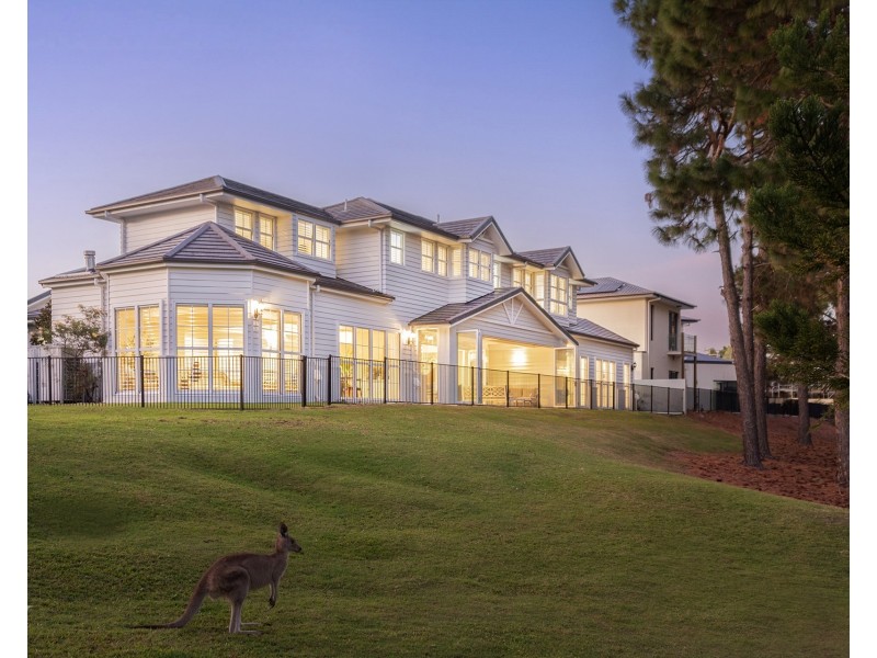 2265 Banksia Lakes Drive, Sanctuary Cove QLD 4212