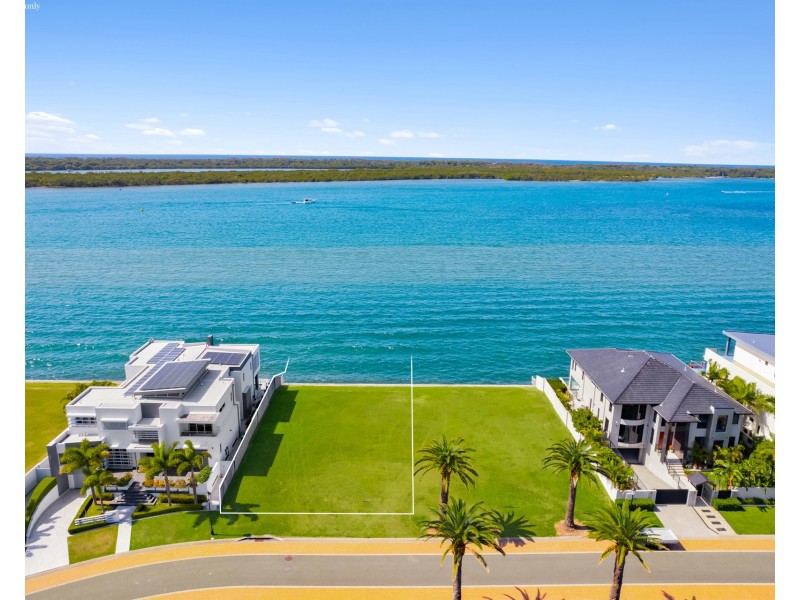 11 Parklane Terrace, Sovereign Islands QLD 4216