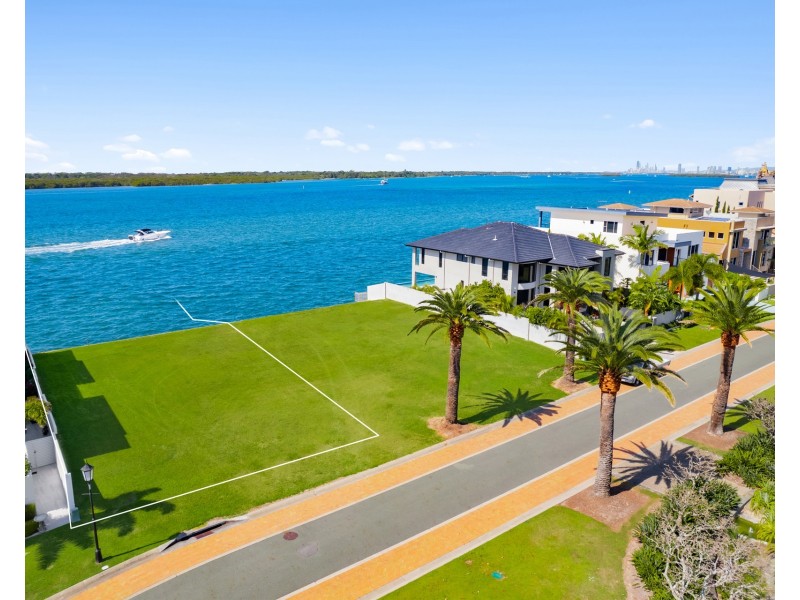 11 Parklane Terrace, Sovereign Islands QLD 4216