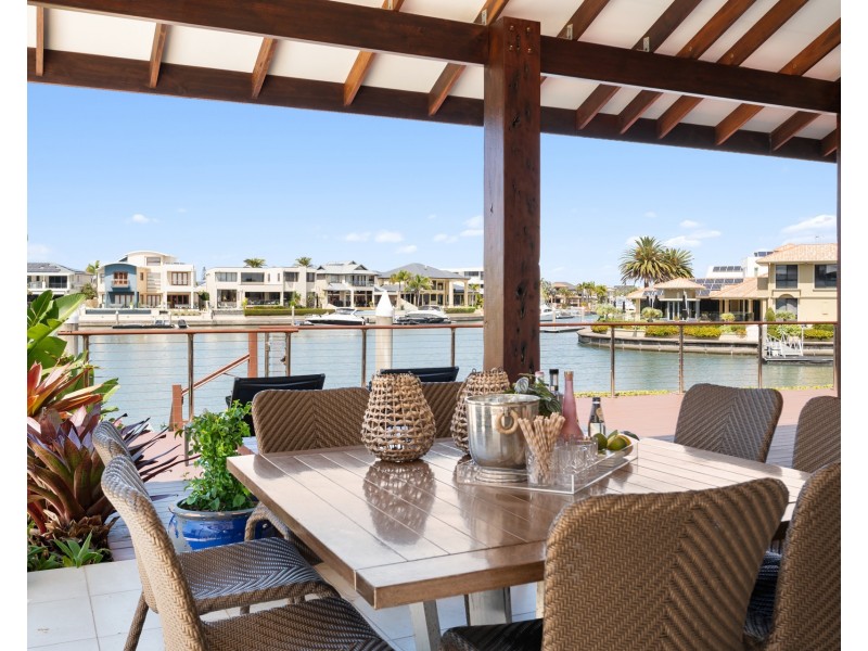 33 The sovereign Mile, Sovereign Islands QLD 4216