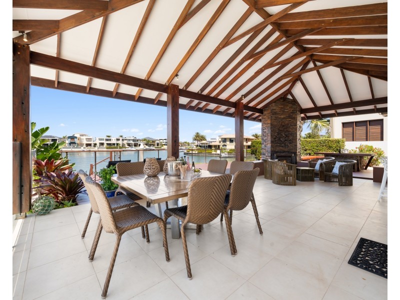 33 The sovereign Mile, Sovereign Islands QLD 4216