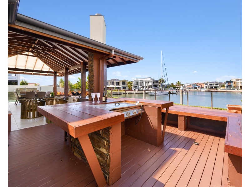 33 The sovereign Mile, Sovereign Islands QLD 4216