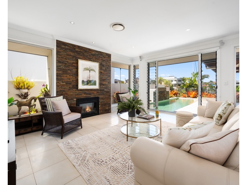 33 The sovereign Mile, Sovereign Islands QLD 4216