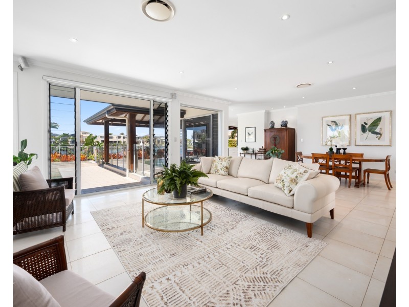 33 The sovereign Mile, Sovereign Islands QLD 4216