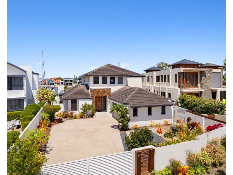 33 The sovereign Mile, Sovereign Islands QLD 4216