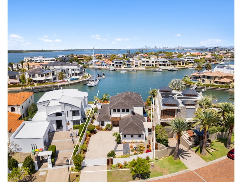 33 The sovereign Mile, Sovereign Islands QLD 4216