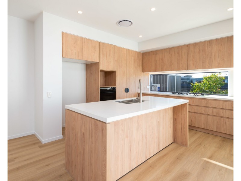 39 Delta Circuit, Hope Island QLD 4212