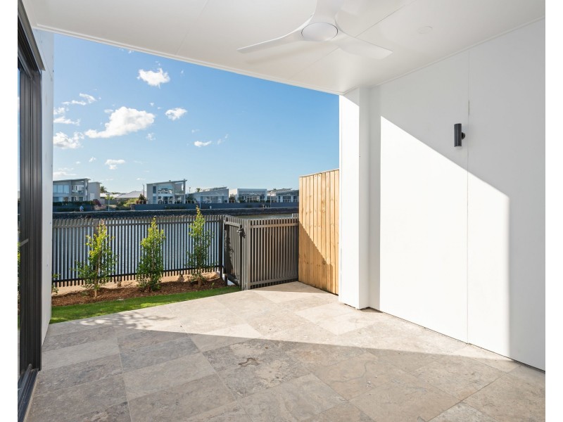 39 Delta Circuit, Hope Island QLD 4212