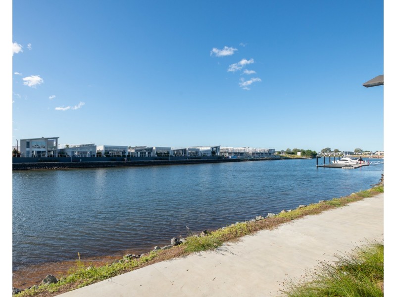 39 Delta Circuit, Hope Island QLD 4212