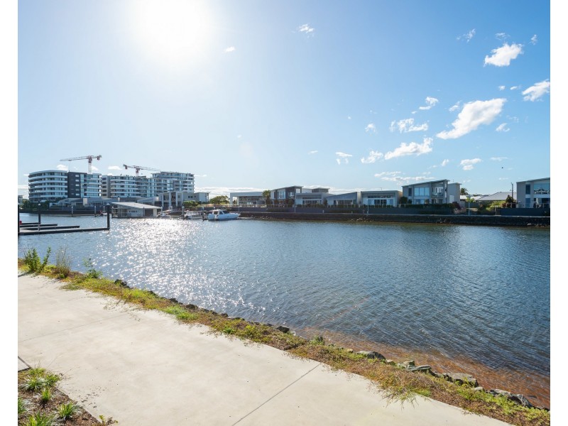 39 Delta Circuit, Hope Island QLD 4212