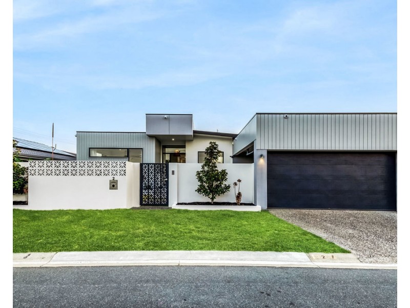 2 Pensacola Court, Broadbeach Waters QLD 4218