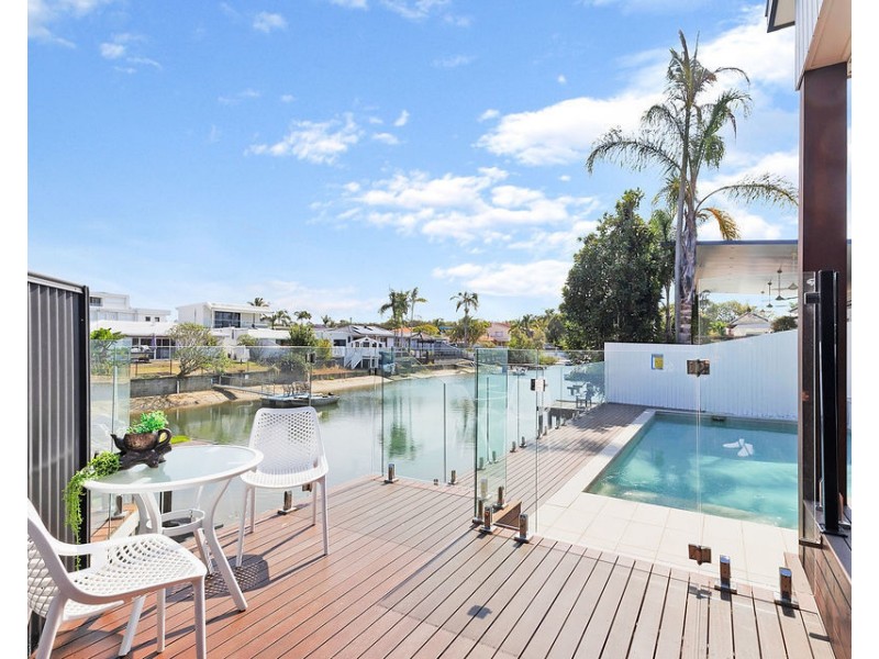 2 Pensacola Court, Broadbeach Waters QLD 4218