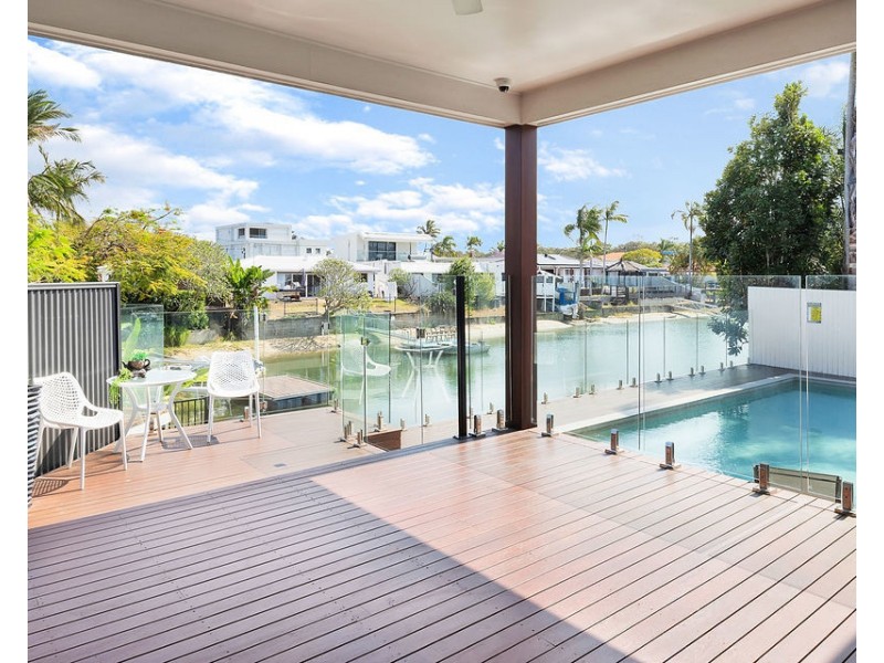 2 Pensacola Court, Broadbeach Waters QLD 4218