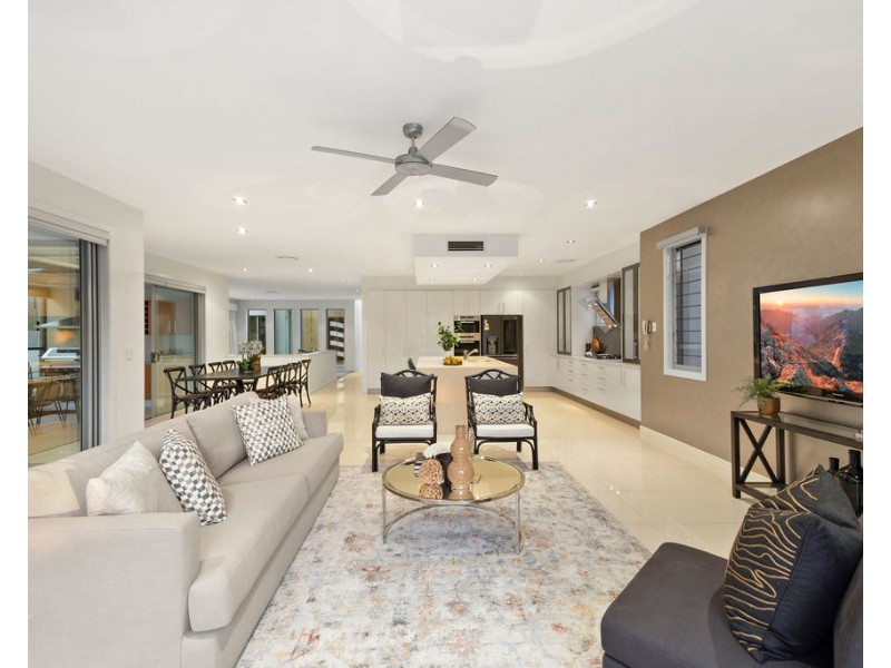 2342 Cressbrook Drive, Hope Island QLD 4212