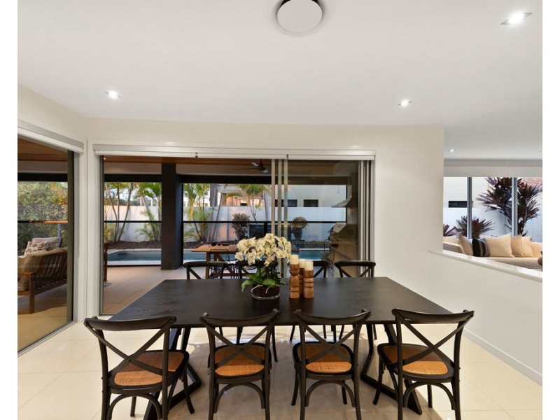 2342 Cressbrook Drive, Hope Island QLD 4212