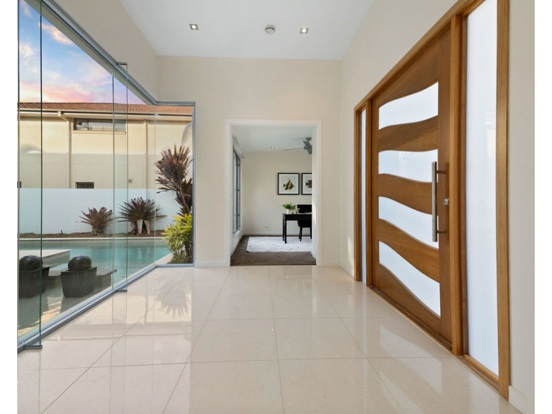 2342 Cressbrook Drive, Hope Island QLD 4212