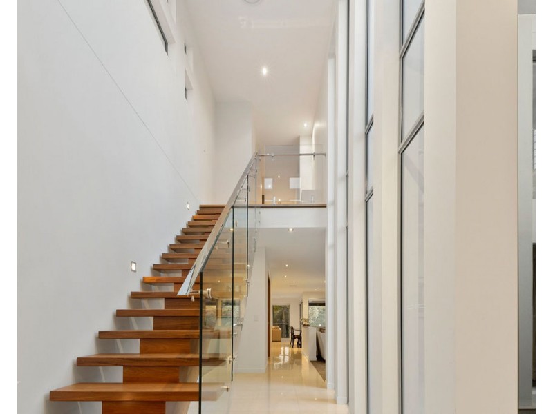 2342 Cressbrook Drive, Hope Island QLD 4212