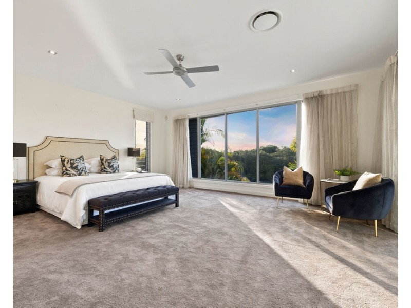 2342 Cressbrook Drive, Hope Island QLD 4212