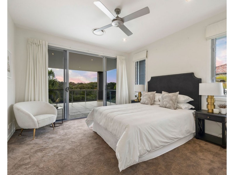 2342 Cressbrook Drive, Hope Island QLD 4212