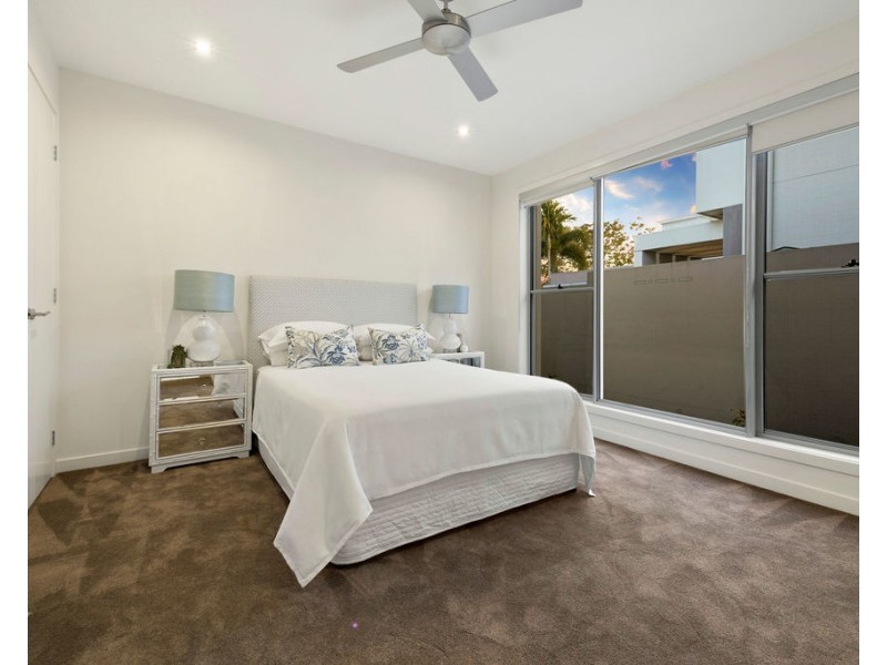 2342 Cressbrook Drive, Hope Island QLD 4212