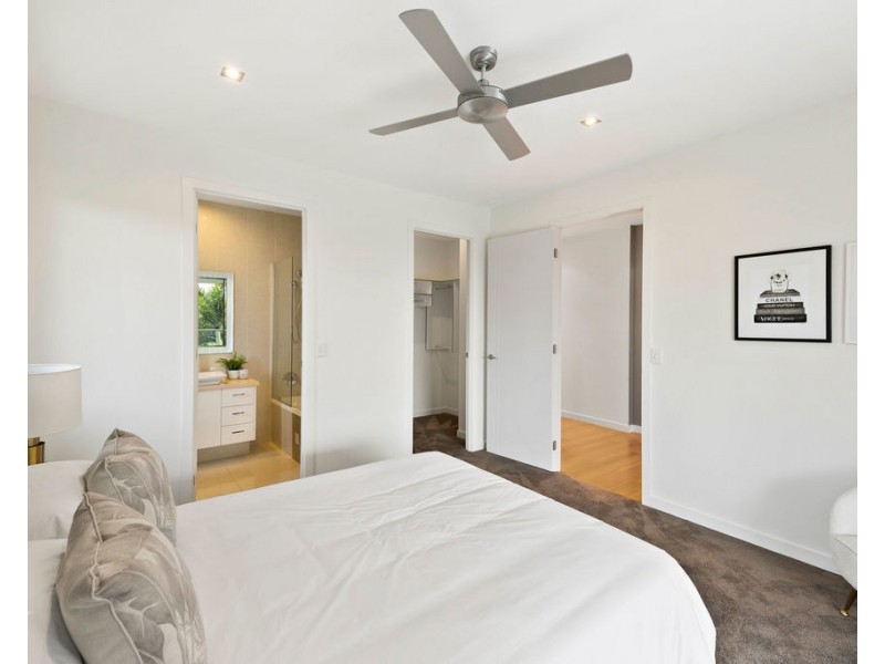 2342 Cressbrook Drive, Hope Island QLD 4212