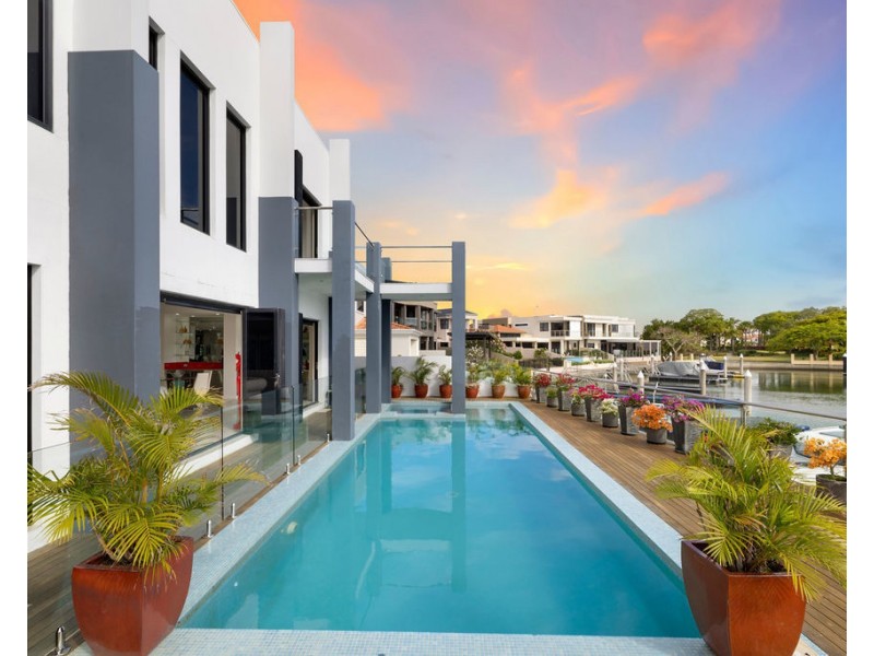 42 The Sovereign Mile, Sovereign Islands QLD 4216