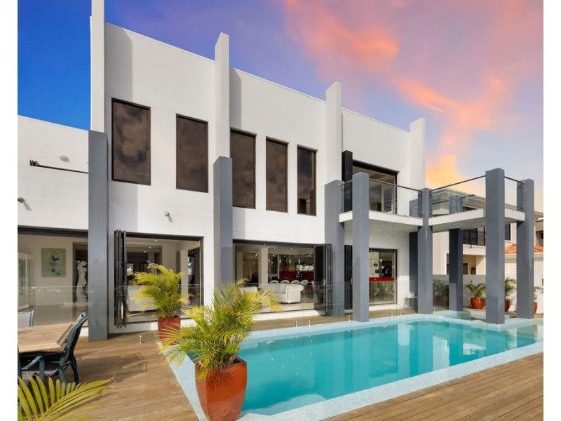 42 The Sovereign Mile, Sovereign Islands QLD 4216