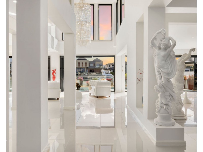 42 The Sovereign Mile, Sovereign Islands QLD 4216