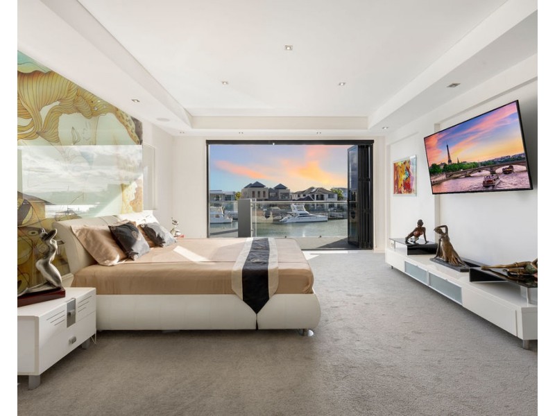 42 The Sovereign Mile, Sovereign Islands QLD 4216