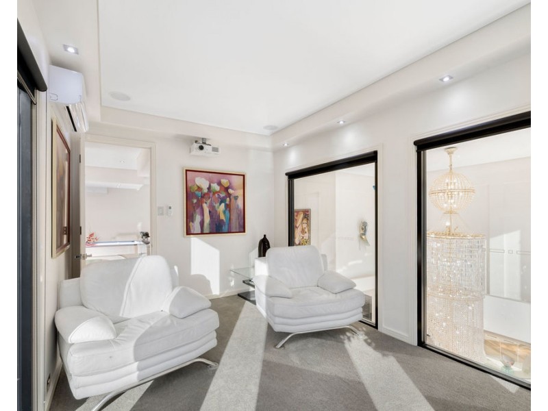 42 The Sovereign Mile, Sovereign Islands QLD 4216